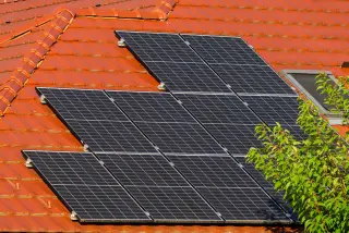 Modules photovoltaïques sur une toiture inclinée